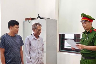 Khởi tố hai cha con giúp 9 tàu cá né giám sát hành trình