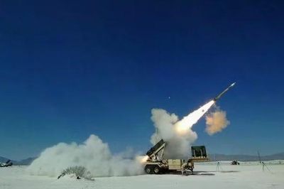 Houthi dọa trả đũa Mỹ, Arab Saudi vất vả chống đỡ các cuộc tập kích