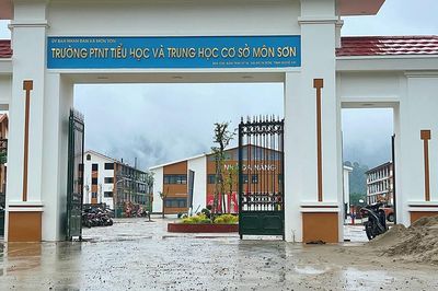 Nghệ An thông tin về tiến độ xây dựng 10 trường phổ thông nội trú liên cấp