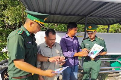 Đưa mã QR đến từng hộ dân, tàu cá