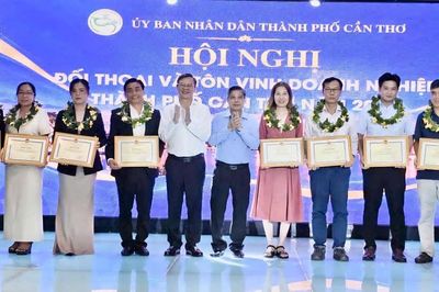 Cần Thơ: Chuyển từ đối thoại sang hành động, lấy doanh nghiệp làm trung tâm phát triển