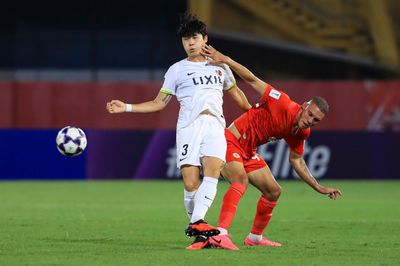 Tuyển thủ Việt Nam phản lưới nhà, Công an Hà Nội thua Kashima Antlers