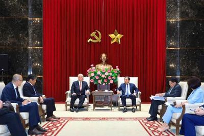 Hà Nội ủng hộ các sáng kiến phát triển Trường Đại học Việt - Nhật