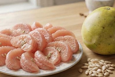 Hạt bưởi có tác dụng gì và có ăn được không?