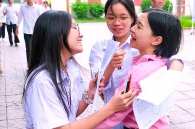 Đứa trẻ quá ngoan có thể đang che giấu áp lực tâm lý gì?