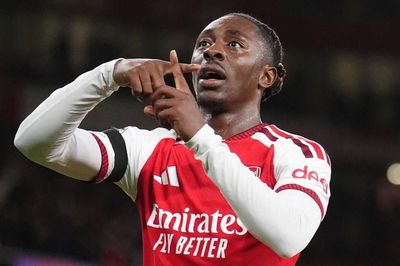Arsenal thắng tưng bừng ở Champions League