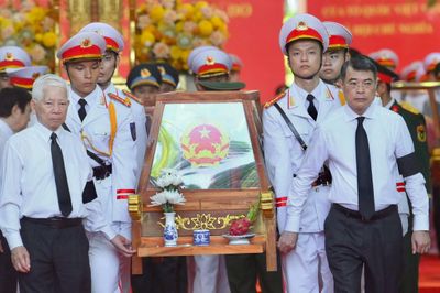 Thủ tướng dự lễ truy điệu 731 liệt sĩ tại Công viên Lê Thị Riêng