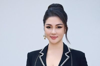 Hoa hậu Nguyễn Thị Huyền trở thành tiến sĩ ở tuổi 41