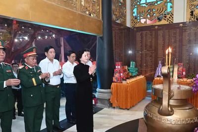 [Ảnh] Nghi thức cầu nguyện tại Công viên Lê Thị Riêng