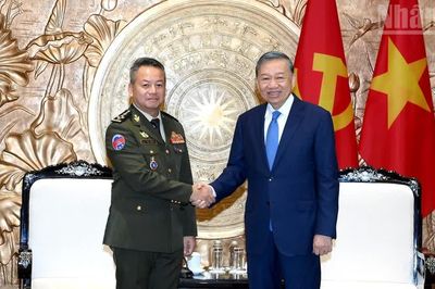 [Ảnh] Tổng Bí thư, Chủ tịch nước Tô Lâm tiếp Phó Thủ tướng, Bộ trưởng Quốc phòng Campuchia Tea Seiha
