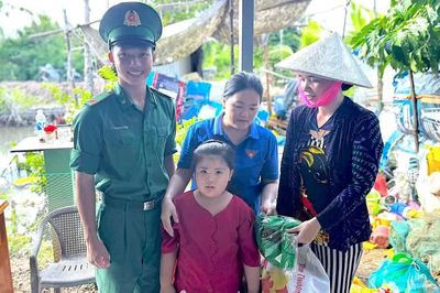 Lan tỏa lối sống xanh từ mô hình 'Đổi rác lấy quà' tại vùng ven biển Cà Mau