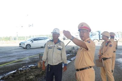 Tiếp tục tăng cường điều tiết giao thông tại cửa ngõ phía Tây