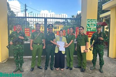 Bắt đối tượng bị truy nã về tội 'Mua bán trái phép chất ma tuý' khi đang nhập cảnh vào Việt Nam