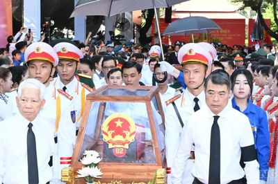 Lãnh đạo Đảng, Nhà nước cùng toàn thể Nhân dân tiễn đưa 731 liệt sĩ về Nghĩa trang TP.HCM