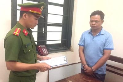 Bắt nhân viên kinh doanh thu tiền bán hàng của 37 đại lý rồi chiếm đoạt