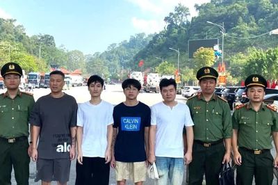 Công an Phú Thọ trục xuất 4 công dân Trung Quốc