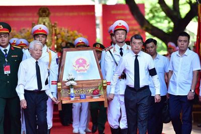 Lễ viếng, truy điệu và an táng hài cốt liệt sĩ được quy tập tại Công viên Lê Thị Riêng
