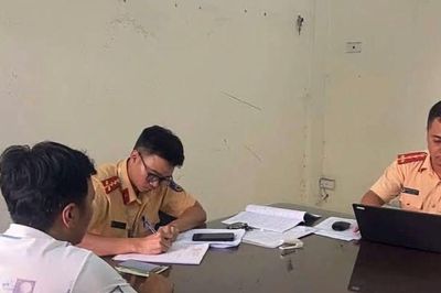 Chở khách thu tiền khi chưa đăng ký kinh doanh, chủ xe và lái xe bị phạt 24 triệu đồng