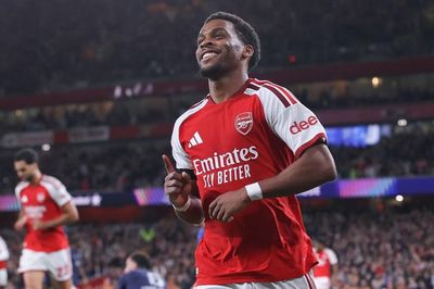 Thăng hoa hiệp hai, Arsenal đại thắng Lille