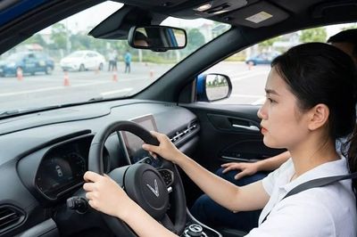 Vô lăng rung khi chạy nhanh, dấu hiệu nhỏ có thể báo lỗi nguy hiểm trên ô tô