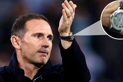 Lampard đeo đồng hồ mới 30 tỷ, Coventry đổi vận