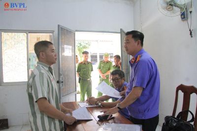 VKSND tối cao: Tống đạt Quyết định tạm đình chỉ chấp hành án phạt tù, trả tự do cho bị án