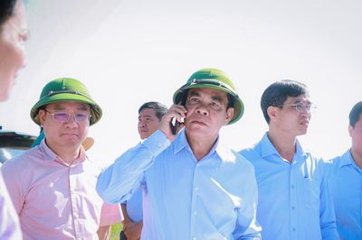 Dự án hơn 57 tỷ đồng chậm tiến độ, Chủ tịch UBND tỉnh Nghệ An trực tiếp điện đôn đốc nhà thầu từ hiện trường