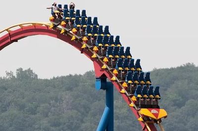Người chơi văng khỏi tàu lượn Six Flags: Thảm kịch tại các công viên Mỹ