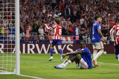 Yoro bị đuổi, Man Utd cay đắng gục ngã trước Atletico