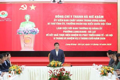 Bí thư Tỉnh ủy Lâm Đồng Y Thanh Hà Niê Kđăm làm việc với phường Lang Biang - Đà Lạt