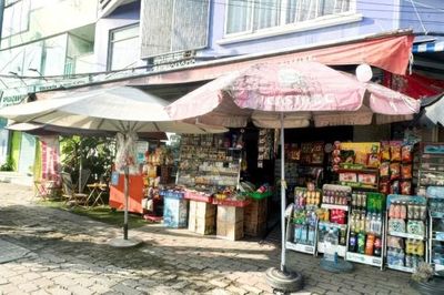 Đề xuất cấm trưng bày thuốc lá: Nỗi băn khoăn từ những quầy hàng nhỏ