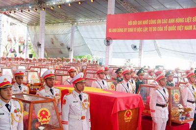 'Xin các liệt sĩ xem TP. Hồ Chí Minh là nơi đất lành để yên nghỉ'