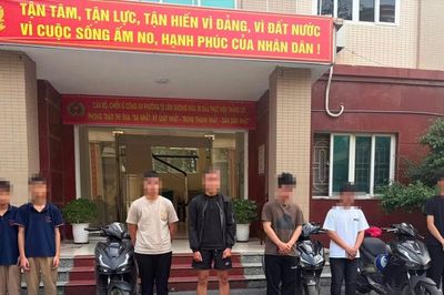 Bắt giữ nhóm đua xe, gây rối trước sân vận động Mỹ Đình