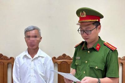 Khởi tố 2 cựu cán bộ xã tự ý bán đất công