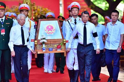 Trang nghiêm lễ viếng, truy điệu và an táng 731 hài cốt liệt sĩ được tìm kiếm, quy tập tại Công viên Lê Thị Riêng
