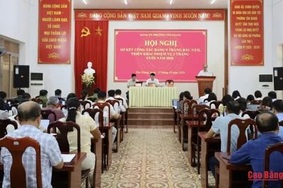 Đảng ủy phường Tân Giang kết nạp 15 đảng viên mới