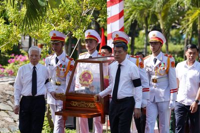 Thủ tướng dự Lễ an táng 731 hài cốt liệt sĩ quy tập tại Công viên Lê Thị Riêng