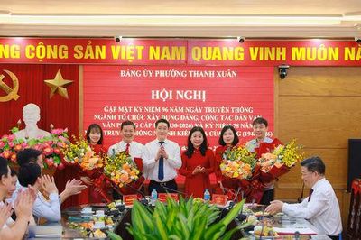 Phường Thanh Xuân gặp mặt kỷ niệm ngày truyền thống các ban Đảng