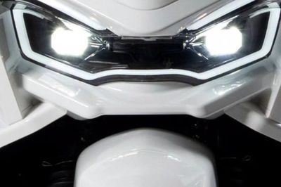 Xe máy điện giá 32 triệu đồng chạy 250 km/lần sạc, pin tháo rời dễ thay thế