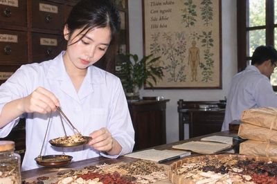 Phát triển y học cổ truyền: Hoàn thiện thể chế, đẩy mạnh ứng dụng công nghệ