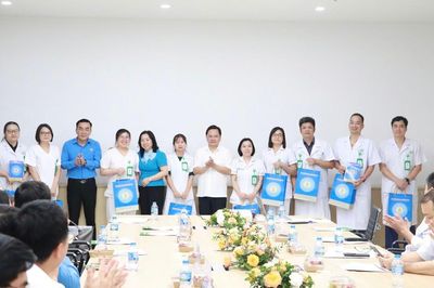 Lắng nghe tâm tư, nguyện vọng của y bác sĩ Bệnh viện Việt Đức cơ sở Ninh Bình