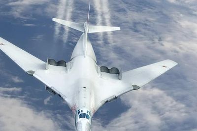 Tu-160 ra đời: Vì sao Liên Xô chế tạo oanh tạc cơ lớn nhất thế giới?