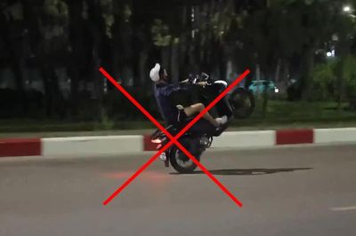 Triệu tập 17 đối tượng lạng lách, bốc đầu xe mô tô tại khu vực SVĐ Mỹ Đình