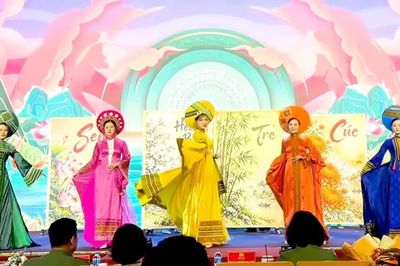 'Dáng hoa đại ngàn' Cụm thi đua số 5 - Công an TP Hà Nội