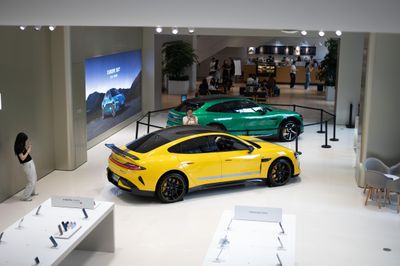 Xiaomi quyết vượt mặt xe điện Porsche