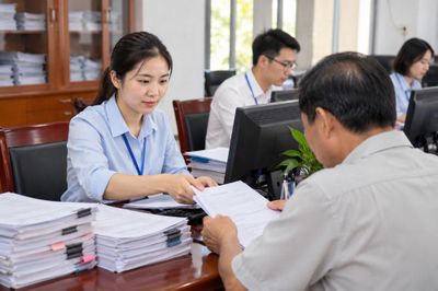 Công chức cấp xã có thể nhận gần 40 triệu đồng/tháng