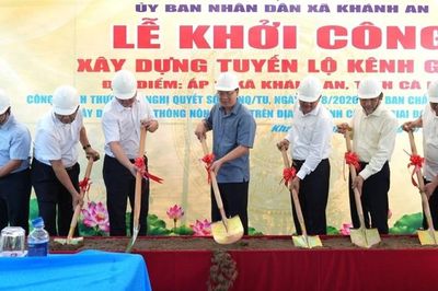 Đồng loạt khởi công 22 tuyến đường giao thông nông thôn ở Cà Mau