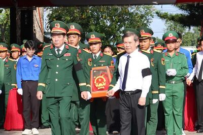 Cần Thơ long trọng tổ chức Lễ viếng, truy điệu và an táng 120 hài cốt liệt sĩ