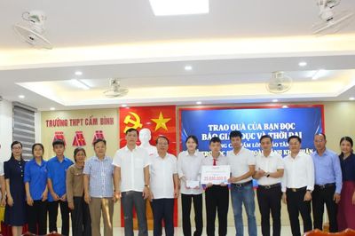 Những phần quà nhân ái tiếp tục đến với hai chị em vượt khó ở Hà Tĩnh