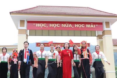 Mở cửa tri thức từ những ngôi trường nội trú liên cấp biên giới Lai Châu